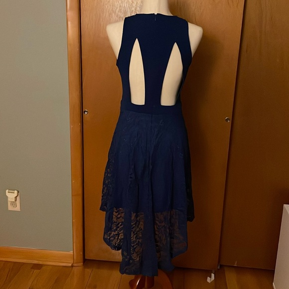Lush royal blue gorgeous sleeveless dress, size M. Perfect for any occasion. - Picture 8 of 17